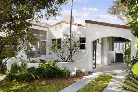 Villa ou maison à vendre à Miami, Floride: 3 chambres, 149.29 m2 № 1998779 - photo 2