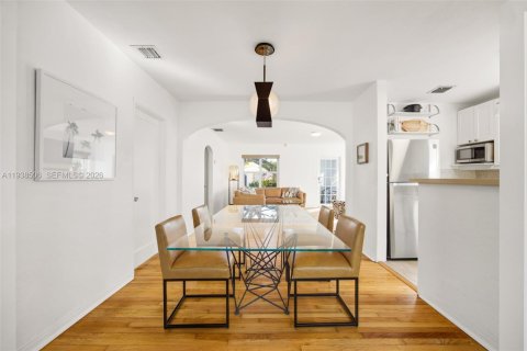 Villa ou maison à vendre à Miami, Floride: 3 chambres, 149.29 m2 № 1998779 - photo 9