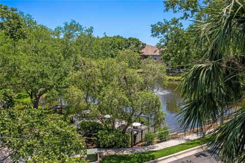 Condo in Tampa, Florida, 1 bedroom  № 1718991 - photo 8