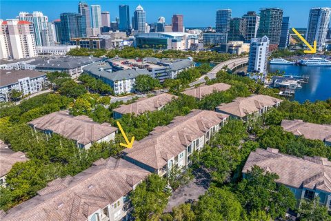 Condo in Tampa, Florida, 1 bedroom  № 1718991 - photo 3