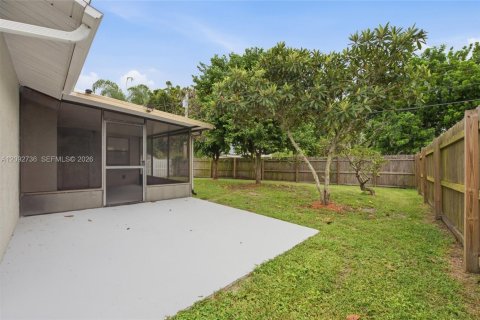 Casa en venta en Port St. Lucie, Florida, 3 dormitorios, 127.28 m2 № 2382810 - foto 28