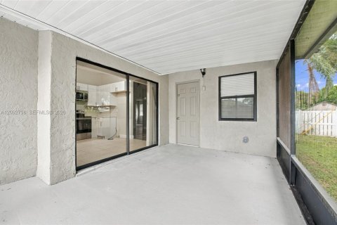 Casa en venta en Port St. Lucie, Florida, 3 dormitorios, 127.28 m2 № 2382810 - foto 26