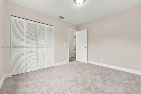 Casa en venta en Port St. Lucie, Florida, 3 dormitorios, 127.28 m2 № 2382810 - foto 17