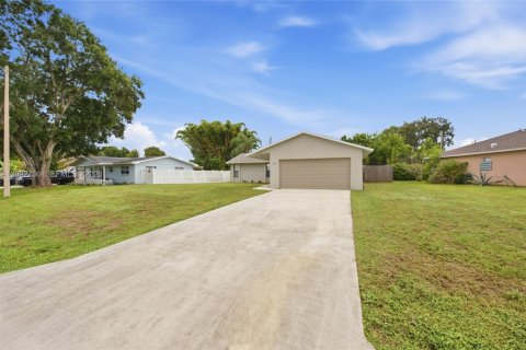 Casa en venta en Port St. Lucie, Florida, 3 dormitorios, 127.28 m2 № 2382810 - foto 3