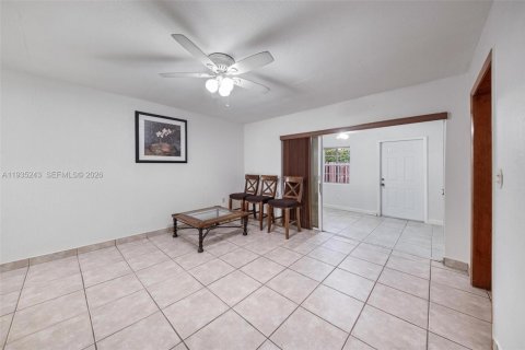 Immobilier commercial à vendre à Miami, Floride: 278.52 m2 № 1996606 - photo 24