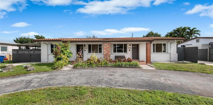 Immobilier commercial à Miami, Floride 278.52 m2 № 1996606