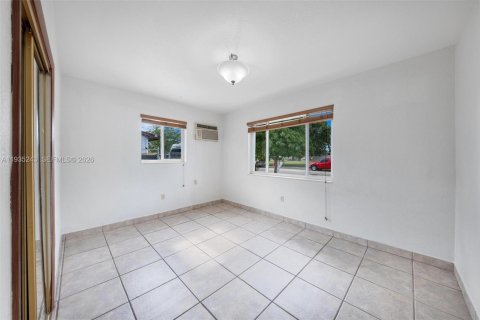 Immobilier commercial à vendre à Miami, Floride: 278.52 m2 № 1996606 - photo 14