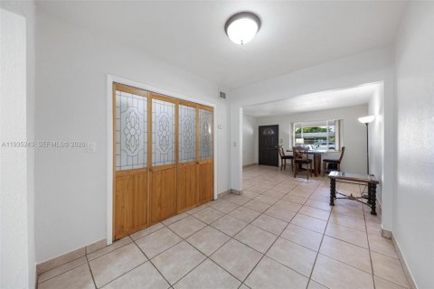 Immobilier commercial à vendre à Miami, Floride: 278.52 m2 № 1996606 - photo 10