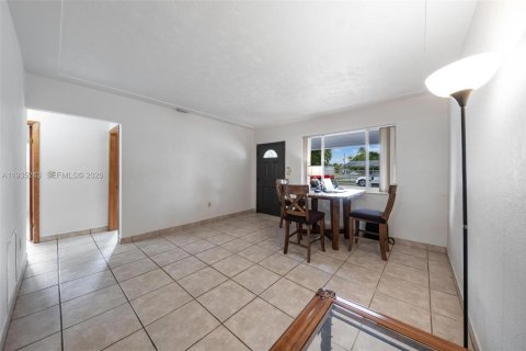 Immobilier commercial à vendre à Miami, Floride: 278.52 m2 № 1996606 - photo 13