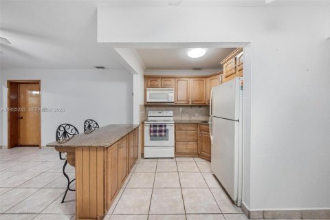 Immobilier commercial à vendre à Miami, Floride: 278.52 m2 № 1996606 - photo 27