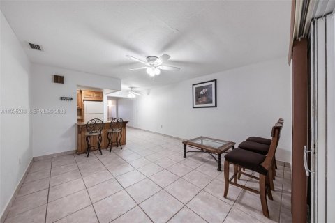 Immobilier commercial à vendre à Miami, Floride: 278.52 m2 № 1996606 - photo 23