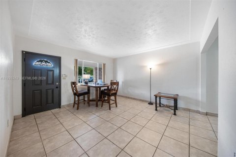 Immobilier commercial à vendre à Miami, Floride: 278.52 m2 № 1996606 - photo 11
