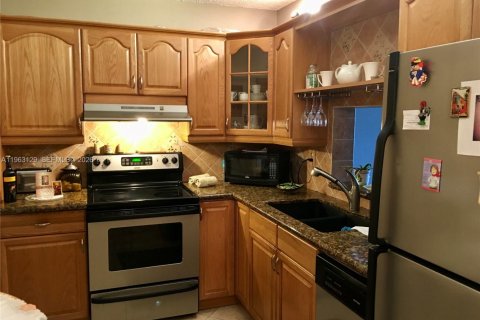 Copropriété à louer à North Lauderdale, Floride: 2 chambres, 92.9 m2 № 2025755 - photo 4