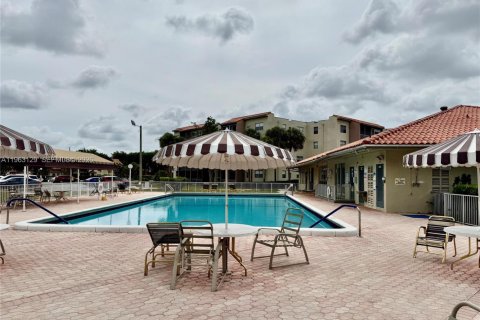 Copropriété à louer à North Lauderdale, Floride: 2 chambres, 92.9 m2 № 2025755 - photo 17