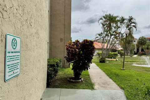 Copropriété à louer à North Lauderdale, Floride: 2 chambres, 92.9 m2 № 2025755 - photo 15