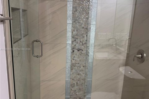 Casa en venta en Lehigh Acres, Florida, 4 dormitorios, 217.67 m2 № 2008045 - foto 20