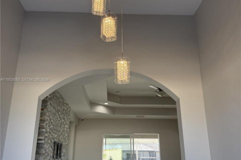 Casa en venta en Lehigh Acres, Florida, 4 dormitorios, 217.67 m2 № 2008045 - foto 3