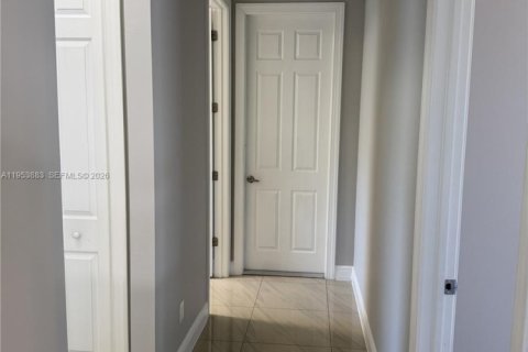 Casa en venta en Lehigh Acres, Florida, 4 dormitorios, 217.67 m2 № 2008045 - foto 10