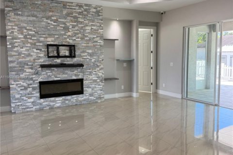 Casa en venta en Lehigh Acres, Florida, 4 dormitorios, 217.67 m2 № 2008045 - foto 25