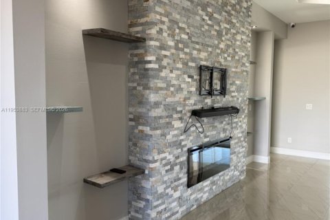 Casa en venta en Lehigh Acres, Florida, 4 dormitorios, 217.67 m2 № 2008045 - foto 4