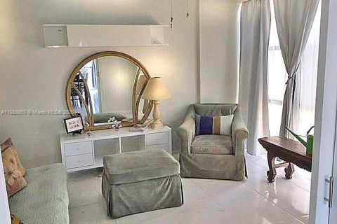 Condominio en alquiler en Hallandale Beach, Florida, 3 dormitorios, 132.85 m2 № 1939197 - foto 8