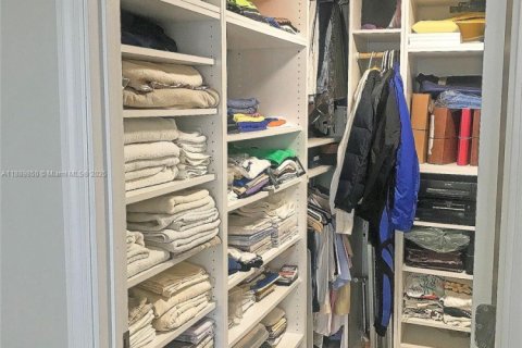 Condominio en alquiler en Hallandale Beach, Florida, 3 dormitorios, 132.85 m2 № 1939197 - foto 13