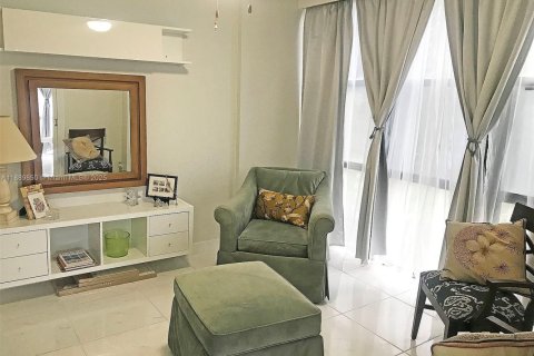 Condominio en alquiler en Hallandale Beach, Florida, 3 dormitorios, 132.85 m2 № 1939197 - foto 9