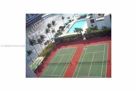 Condominio en alquiler en Hallandale Beach, Florida, 3 dormitorios, 132.85 m2 № 1939197 - foto 27