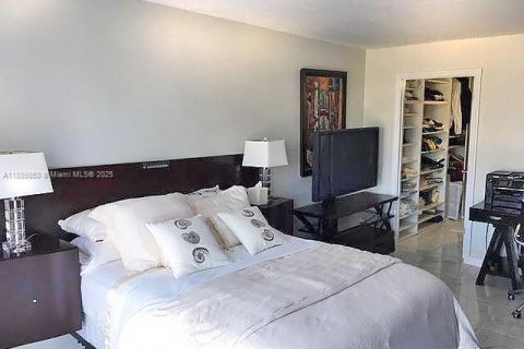 Condominio en alquiler en Hallandale Beach, Florida, 3 dormitorios, 132.85 m2 № 1939197 - foto 18