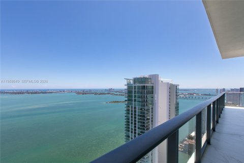Condo in Miami, Florida, 4 bedrooms  № 2019925 - photo 18