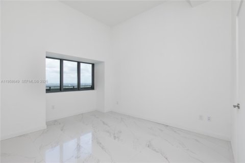 Condo in Miami, Florida, 4 bedrooms  № 2019925 - photo 13
