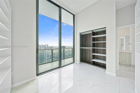Condo in Miami, Florida, 4 bedrooms  № 2019925 - photo 28