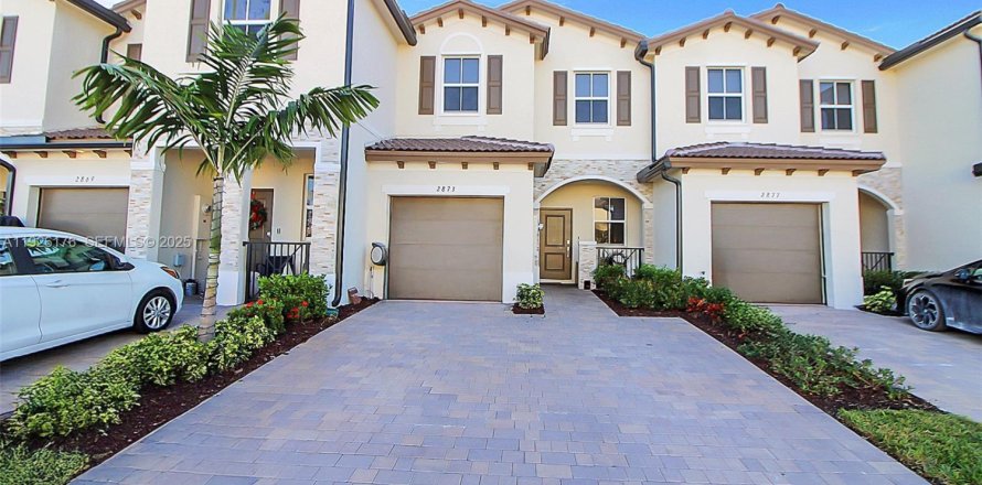 Townhouse in Homestead, Florida 3 bedrooms, 133.97 sq.m. № 1989872