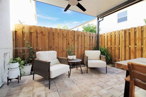 Townhouse in Homestead, Florida 3 bedrooms, 133.97 sq.m. № 1989872 - photo 18