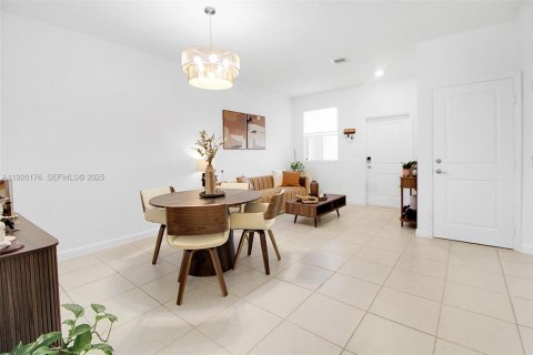 Townhouse in Homestead, Florida 3 bedrooms, 133.97 sq.m. № 1989872 - photo 4