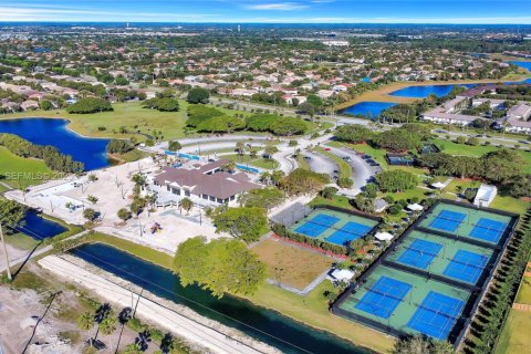 Townhouse in Homestead, Florida 3 bedrooms, 133.97 sq.m. № 1989872 - photo 26