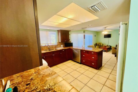 Casa en alquiler en Key Largo, Florida, 3 dormitorios, 145.67 m2 № 1939182 - foto 5