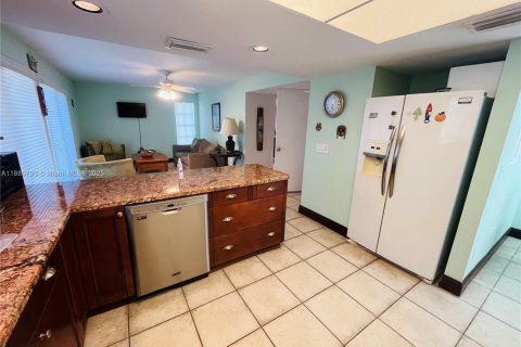 Casa en alquiler en Key Largo, Florida, 3 dormitorios, 145.67 m2 № 1939182 - foto 11