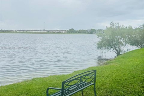 Copropriété à louer à Miami, Floride: 2 chambres, 130.53 m2 № 1956608 - photo 17