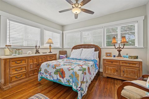 Casa en venta en Tampa, Florida, 2 dormitorios, 104.79 m2 № 2410351 - foto 9