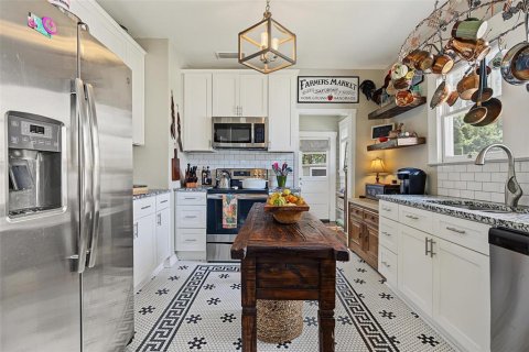 Casa en venta en Tampa, Florida, 2 dormitorios, 104.79 m2 № 2410351 - foto 5