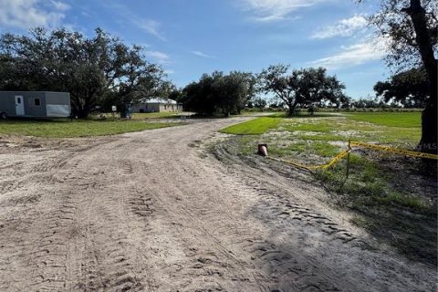 House in Arcadia, Florida 3 bedrooms, 128.95 sq.m. № 1902394 - photo 12