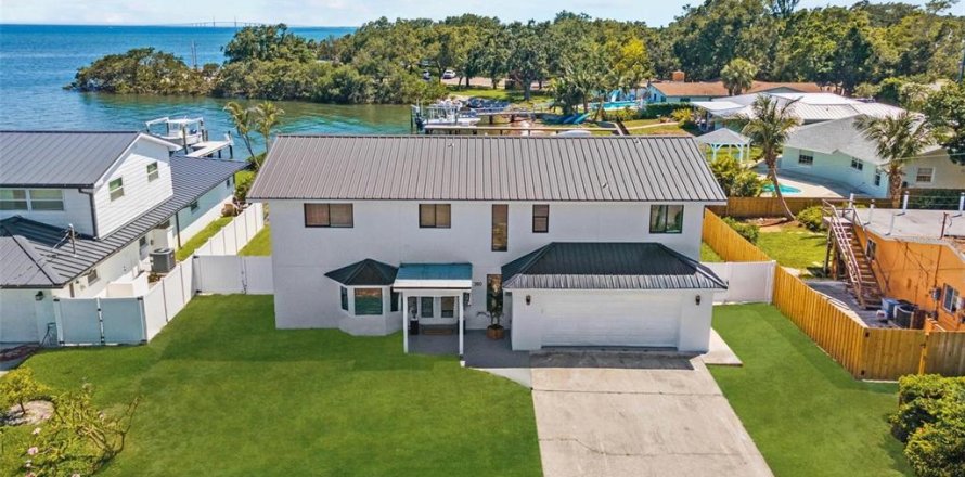 Casa en Saint Petersburg, Florida 4 dormitorios, 323.02 m2 № 1899886
