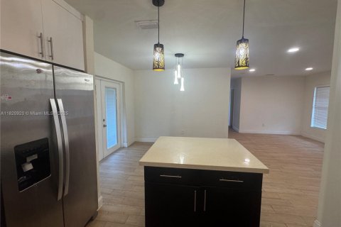 Villa ou maison à louer à Miami, Floride: 3 chambres, 117.52 m2 № 1781749 - photo 6