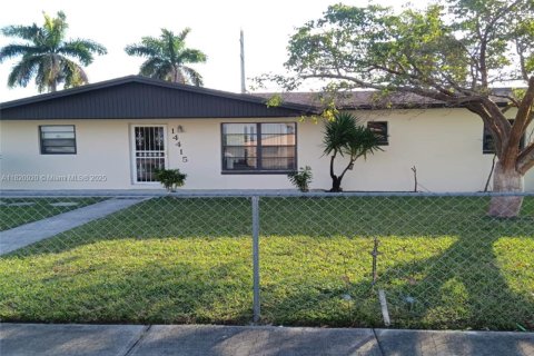 Casa en alquiler en Miami, Florida, 3 dormitorios, 117.52 m2 № 1781749 - foto 1