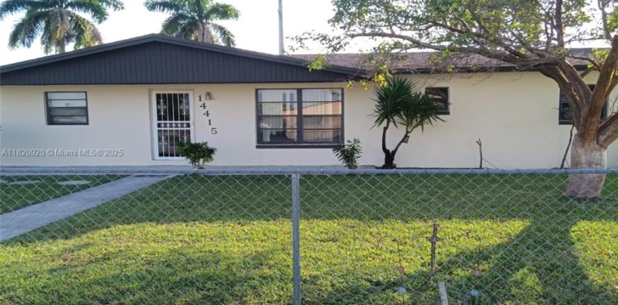 Casa en Miami, Florida 3 dormitorios, 117.52 m2 № 1781749
