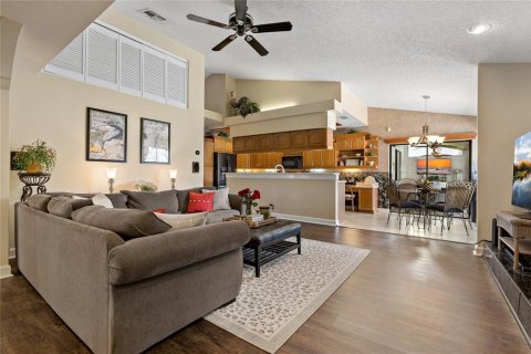House in Tarpon Springs, Florida 4 bedrooms, 226.4 sq.m. № 1883379 - photo 15