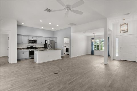 Casa en venta en The Villages, Florida, 3 dormitorios, 137.03 m2 № 1680132 - foto 13