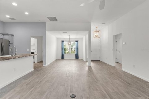 Casa en venta en The Villages, Florida, 3 dormitorios, 137.03 m2 № 1680132 - foto 14