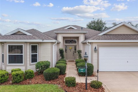 House in The Villages, Florida 3 bedrooms, 185.8 sq.m. № 2236133 - photo 2